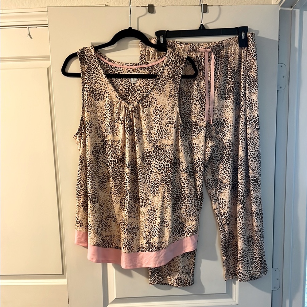 Ellen Tracy Brown and Pink Pajama Set V-Neck Long Sleeve